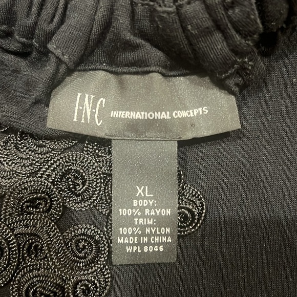 INC INTERNATIONAL CONCEPTS Black with black floral embroidery host pick - Picture 11 of 13